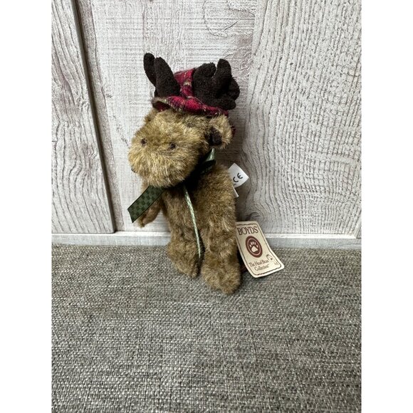 Boyds Plush Moose Figurine With Hat & Scarf The Head Bean Collection - Picture 2 of 6